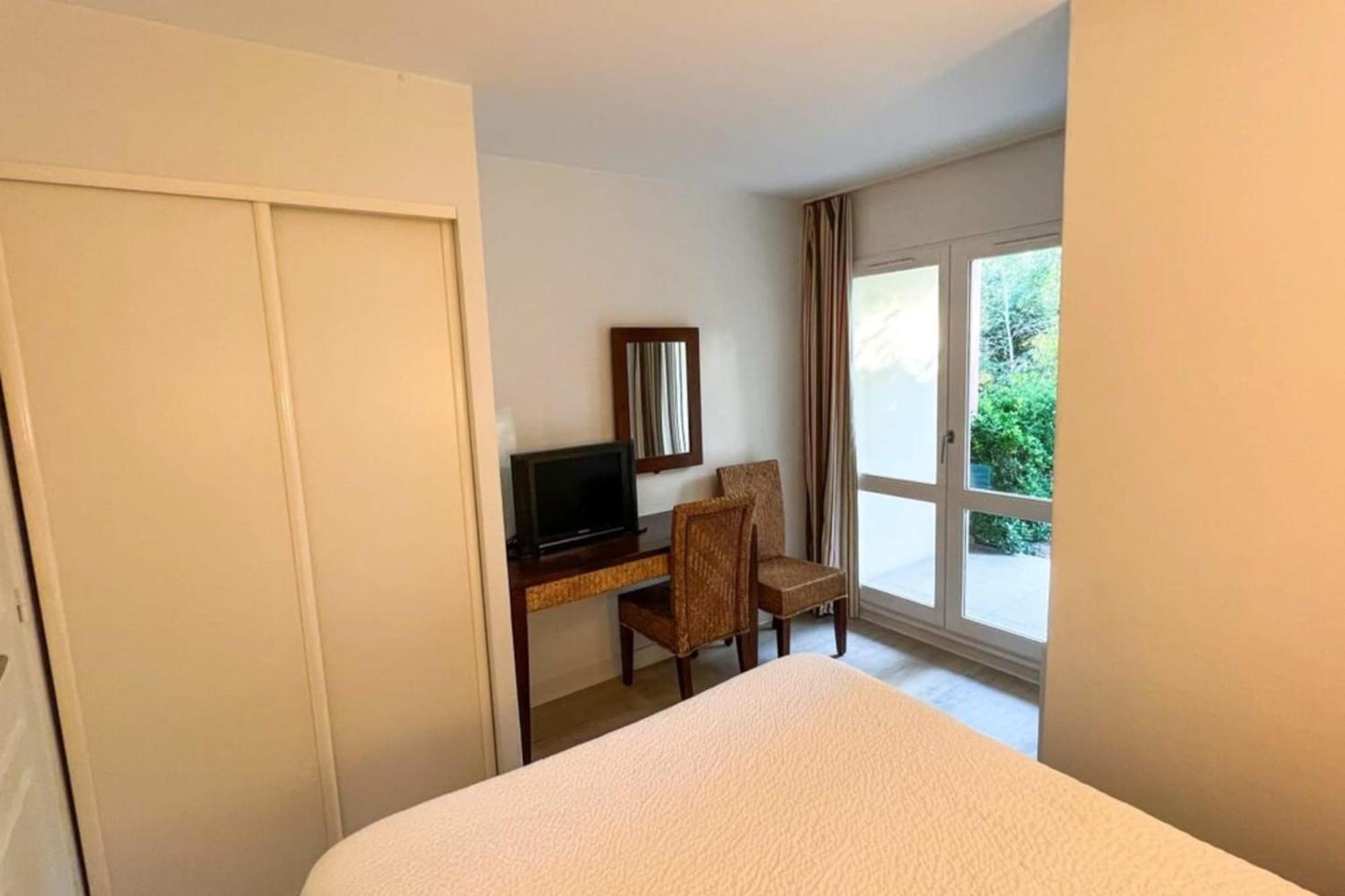 6-Person Apartment With Swimming Pool Tennis Court And Free Parking 25 Le Touquet Buitenkant foto